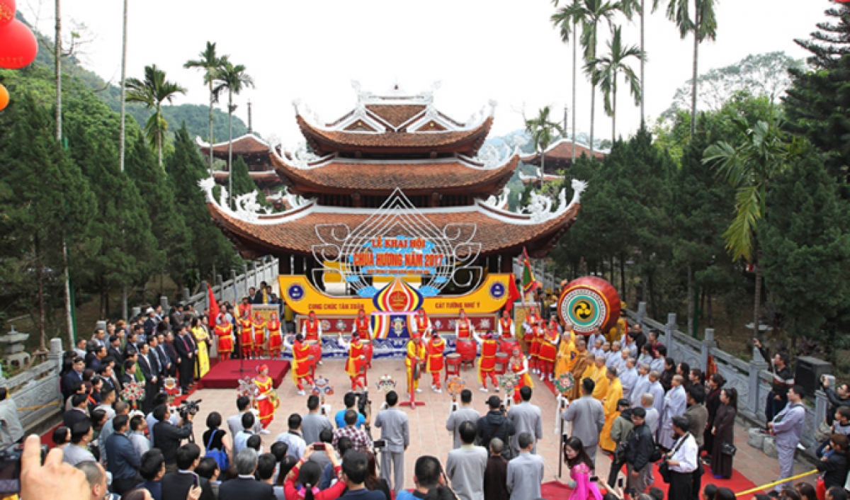 Lễ hội Chùa Hương đặc biệt tại Việt Nam