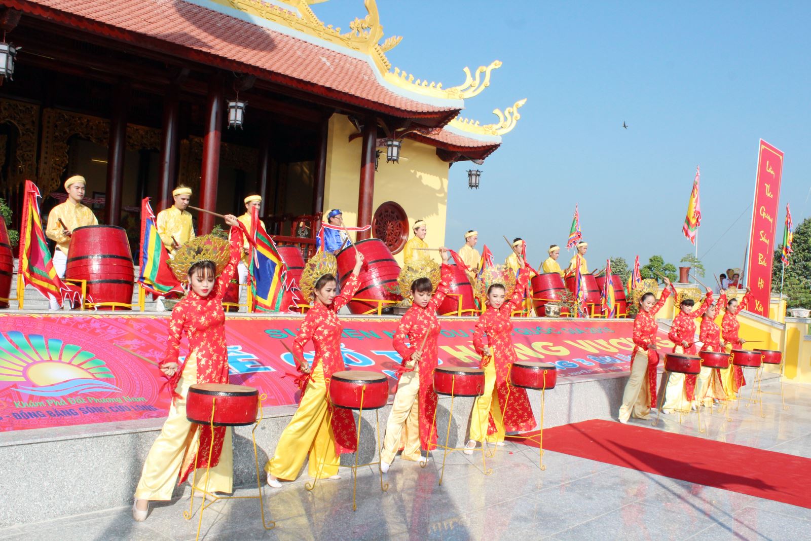 Giỗ tổ Hùng Vương là lễ trọng đại của người Việt Nam