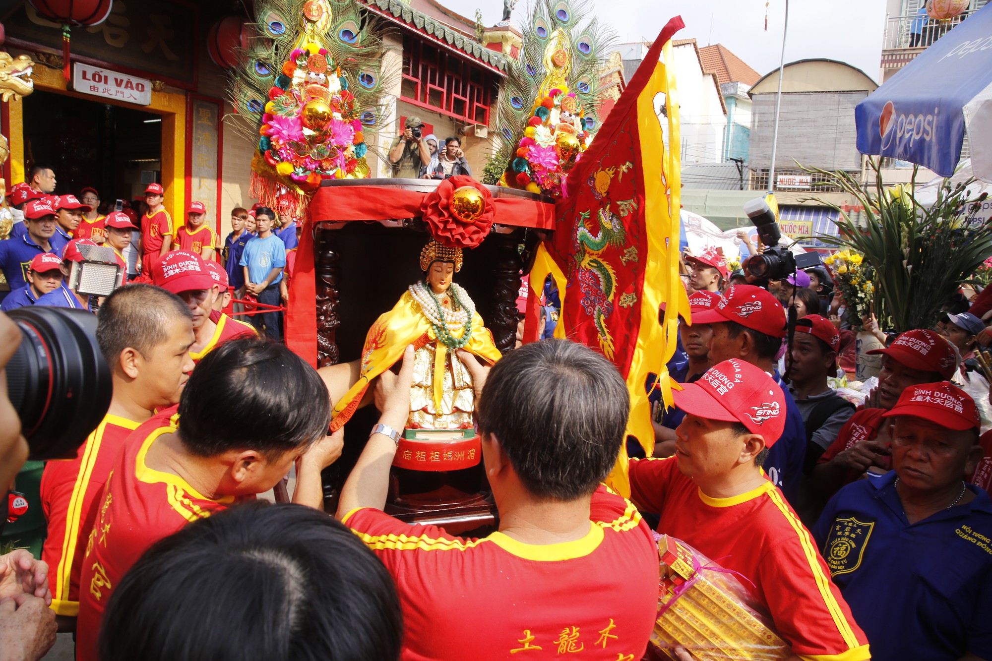 Lễ hội chùa bà Thiên Hậu là lễ hội văn hóa tại thành phố Hồ Chí Minh
