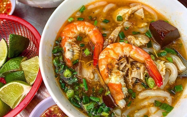 Bánh canh cua ngon quên lối về tại Sài Gòn