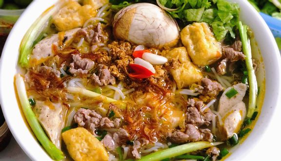 Bún riêu trứng vịt lộn