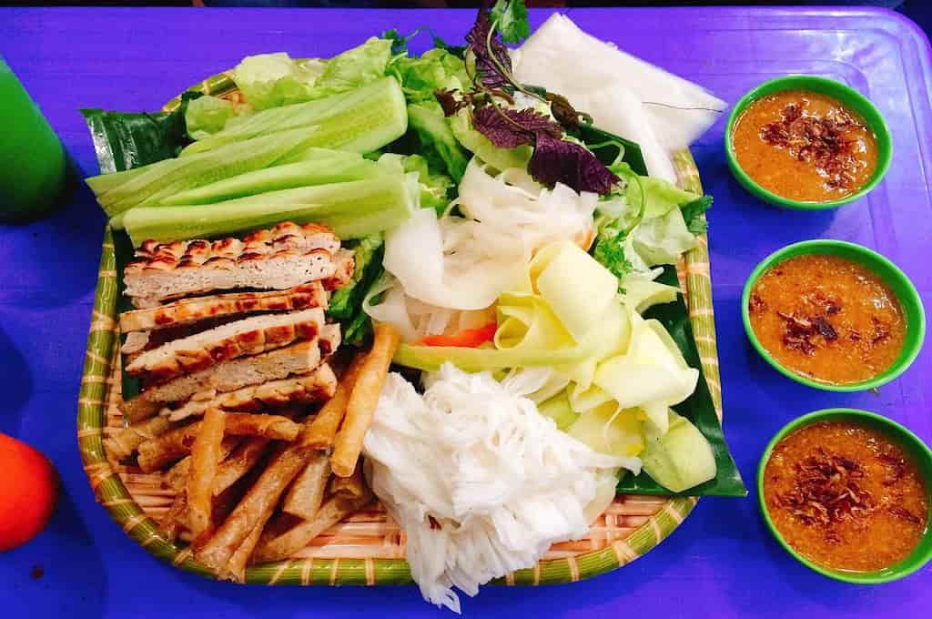 Top món ăn đường phố Nha Trang ngon như nhà hàng cao cấp