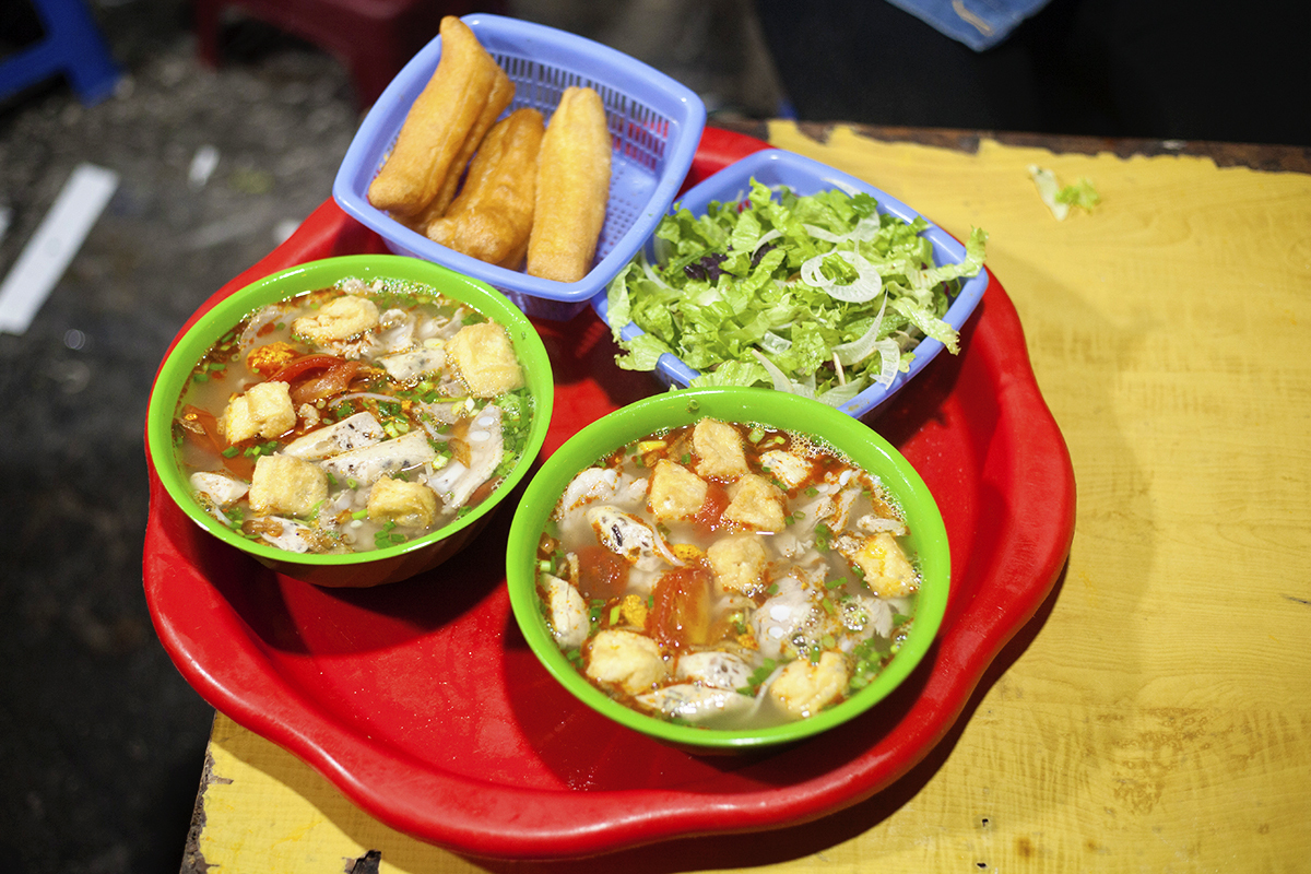 Top món ăn đường phố nóng hổi cho những ngày lạnh ở Hà Nội