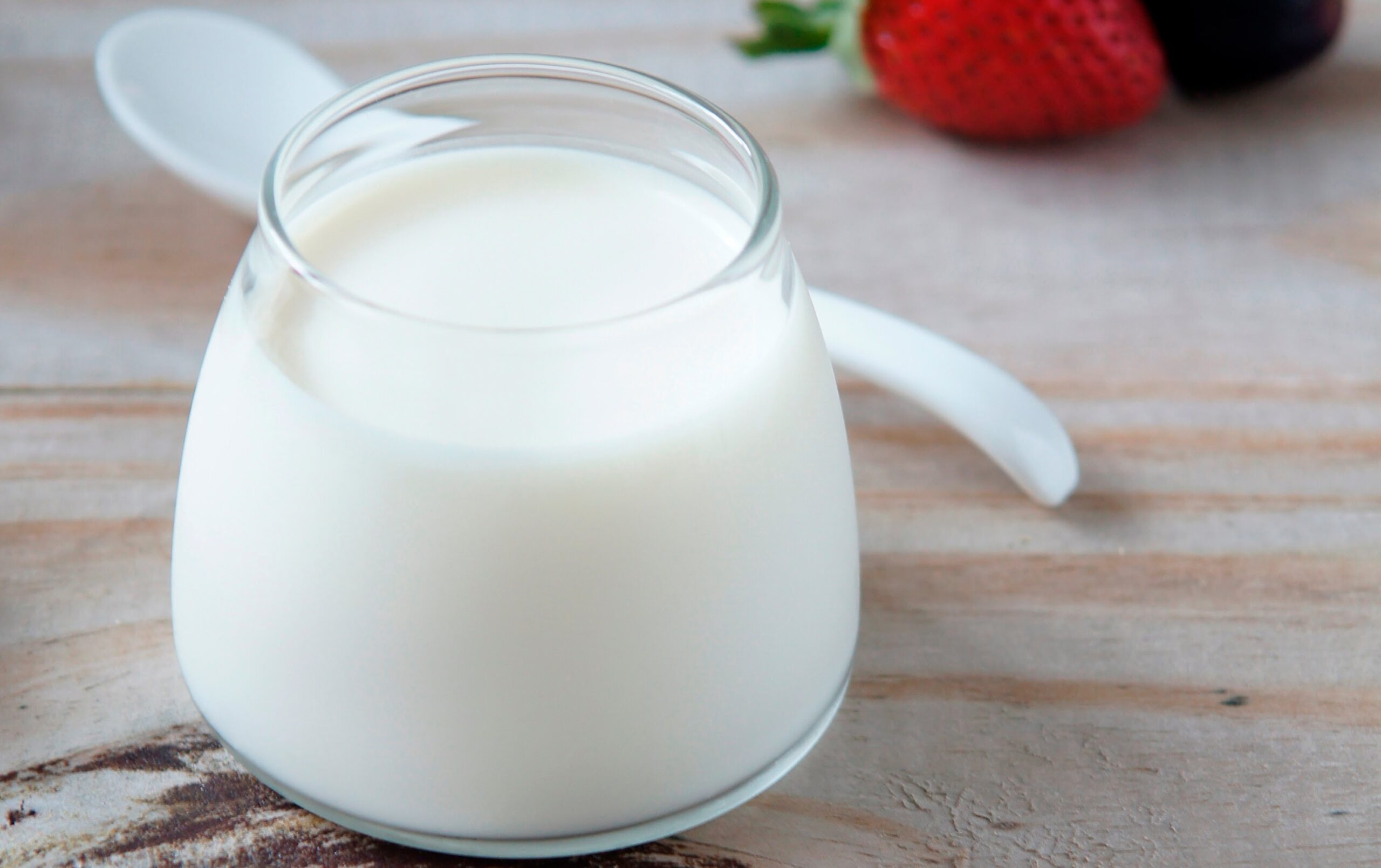Hướng dẫn cách làm sữa chua từ men probiotic cho bé vô cùng đơn giản